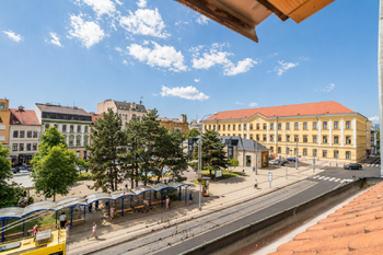výhled  - Pronájem bytu 5+kk v osobním vlastnictví 280 m², Teplice