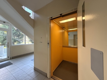 Prodej bytu 3+kk v osobním vlastnictví 61 m², Praha 4 - Lhotka