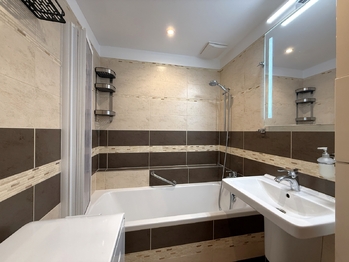Prodej bytu 3+kk v osobním vlastnictví 61 m², Praha 4 - Lhotka