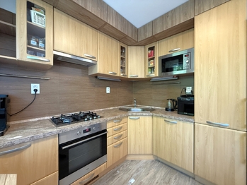 Prodej bytu 3+kk v osobním vlastnictví 61 m², Praha 4 - Lhotka
