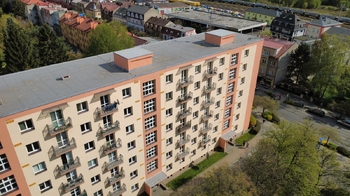 byt se nachází ve druhém podlaží prostředního vchodu - Pronájem bytu 3+kk v osobním vlastnictví 60 m², Turnov 