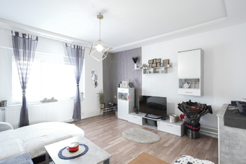 Prodej domu 270 m², Zabrušany