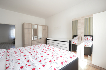 Prodej domu 270 m², Zabrušany