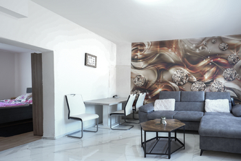 Prodej domu 270 m², Zabrušany