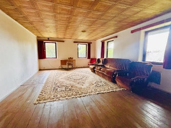 Obývací pokoj 1.NP - Prodej zemědělského objektu 260 m², Brniště