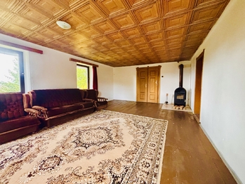 Obývací pokoj 1.NP 3 - Prodej zemědělského objektu 260 m², Brniště