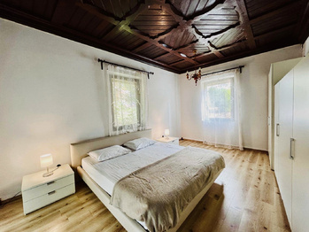 Ložnice v přízemí  VIZUALIZACE - Prodej zemědělského objektu 260 m², Brniště