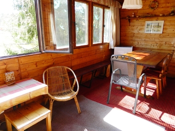 Z oken je krásný výhled na řeku Sázavu. - Prodej chaty / chalupy 54 m², Samopše