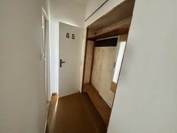 Chodbička s věšákem - Pronájem bytu 3+1 v osobním vlastnictví 81 m², Vyškov