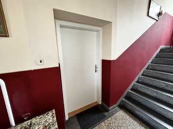 Vstupní dveře do bytu - Pronájem bytu 3+1 v osobním vlastnictví 81 m², Vyškov