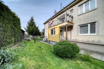 Pohled na dům - Prodej bytu 4+kk v osobním vlastnictví 75 m², Křečhoř