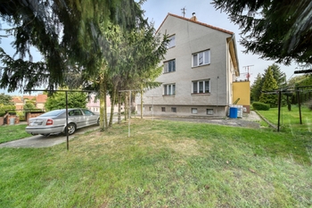 Pohled na dům ze zahrady - Prodej bytu 4+kk v osobním vlastnictví 75 m², Křečhoř