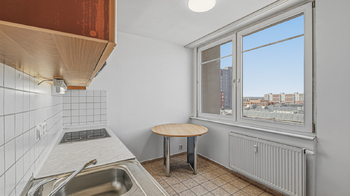 Prodej bytu 1+1 v osobním vlastnictví 36 m², Praha 8 - Troja