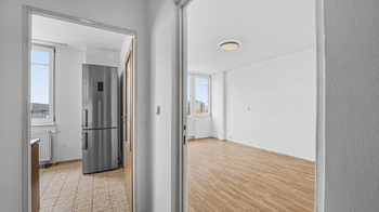 Prodej bytu 1+1 v osobním vlastnictví 36 m², Praha 8 - Troja