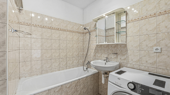 Prodej bytu 1+1 v osobním vlastnictví 36 m², Praha 8 - Troja