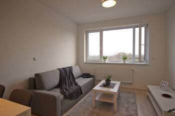 Obývací část - Pronájem bytu 1+kk v osobním vlastnictví 27 m², Pohořelice