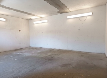 Prodej garáže, Most