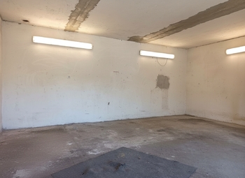 Prodej garáže, Most