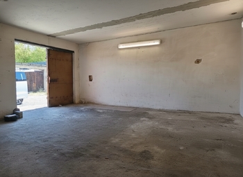 Prodej garáže, Most