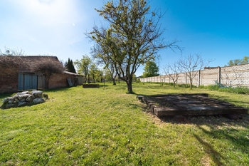 Prodej pozemku 982 m², Strachotín