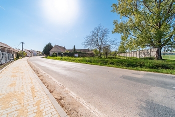 Prodej pozemku 982 m², Strachotín