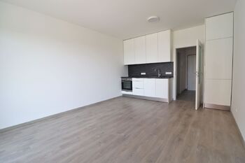 Pronájem bytu 1+kk v osobním vlastnictví 31 m², Praha 9 - Černý Most