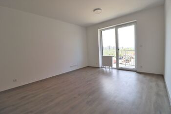 Pronájem bytu 1+kk v osobním vlastnictví 30 m², Praha 9 - Hloubětín