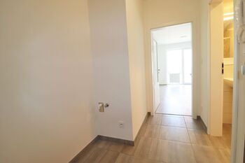 Pronájem bytu 1+kk v osobním vlastnictví 30 m², Praha 9 - Hloubětín