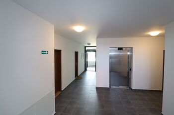 Pronájem bytu 1+kk v osobním vlastnictví 30 m², Praha 9 - Hloubětín