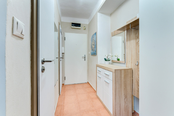 vstupní chodba - Prodej bytu 2+1 v osobním vlastnictví 52 m², Praha 9 - Letňany