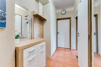 vstupní chodba - Prodej bytu 2+1 v osobním vlastnictví 52 m², Praha 9 - Letňany 