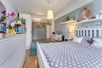 prostorná ložnice - Prodej bytu 2+1 v osobním vlastnictví 52 m², Praha 9 - Letňany