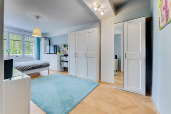 prostorná ložnice - Prodej bytu 2+1 v osobním vlastnictví 52 m², Praha 9 - Letňany