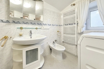 Prodej domu 320 m², Hřensko
