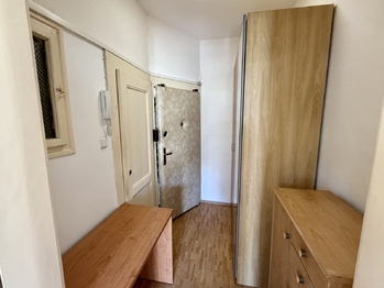 Prodej bytu 2+kk v osobním vlastnictví 43 m², Praha 8 - Libeň