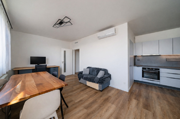 Prodej bytu 3+kk v osobním vlastnictví 78 m², Praha 9 - Hloubětín