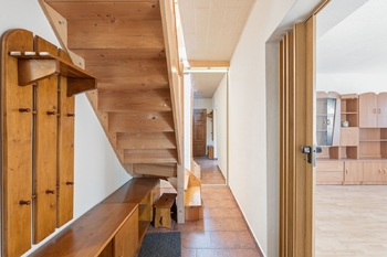 Interiér 1.NP - Prodej domu 144 m², Libiš