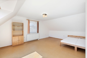 Interiér 2.NP - Prodej domu 144 m², Libiš