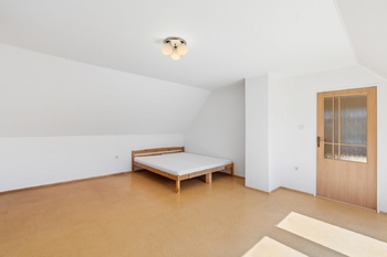 Interiér 2.NP - Prodej domu 144 m², Libiš