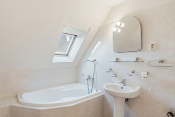 Interiér 2.NP - Prodej domu 144 m², Libiš