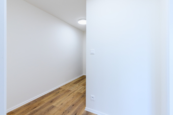 Prodej bytu 2+kk v osobním vlastnictví 45 m², Praha 10 - Horní Měcholupy