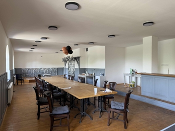 Místnost s barem  - Pronájem obchodních prostor, Teplice