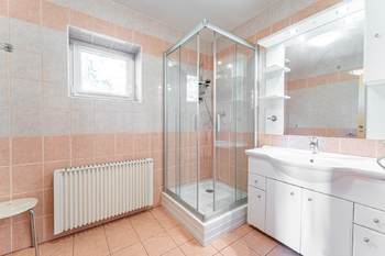 Pronájem domu 184 m², Malá Hraštice