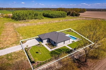 Prodej pozemku 801 m², Čejkovice