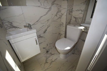 WC - Pronájem bytu 1+1 v osobním vlastnictví 64 m², Písek