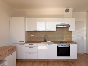 Pronájem bytu 1+kk v osobním vlastnictví 31 m², Praha 9 - Černý Most