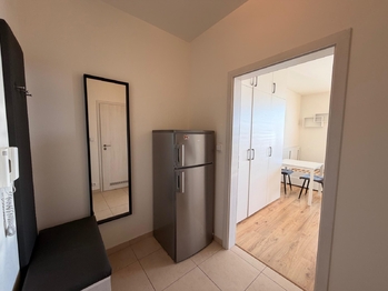 Pronájem bytu 1+kk v osobním vlastnictví 31 m², Praha 9 - Černý Most