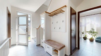 Vstupní hala - Prodej domu 155 m², Nehvizdy