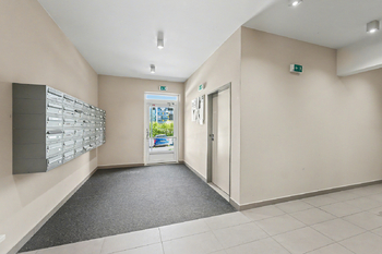 Prodej bytu 1+kk v osobním vlastnictví 35 m², Praha 5 - Hlubočepy