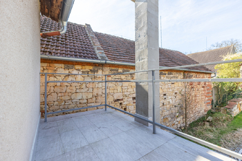 terasa u ložnice v podkroví - Prodej domu 120 m², Janov